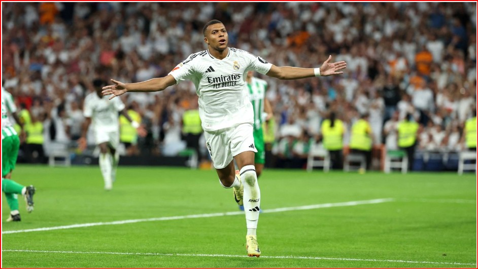 Kylian Mbappé ăn mừng bàn thắng tại Real Madrid
